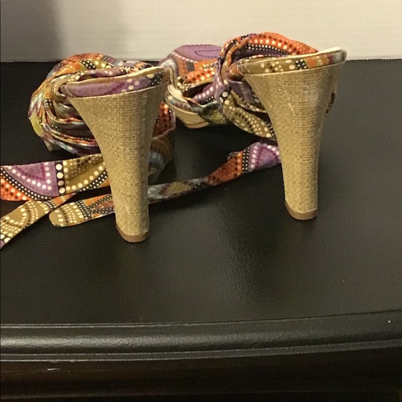 Hot Tomato Women’s Strappy Heel Sandals - Picture 7 of 10